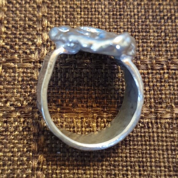 Unusual Bold Vintage 1960s Silver .500 Hammered Brutalist Statement Ring - Picture 9 of 14